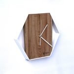 Sześciokątny zegar loftowy Time&Vertical (pionowy) 40 cm biało-drewniany